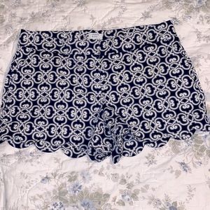 Crown & Ivy Shelby Shorts